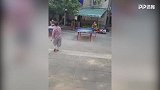 国内社区级别乒乓球啥水平？ 老奶奶神级挑鸡蛋技能你服不服