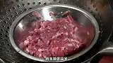 蒜苔炒肉新做法，蒜苔鲜香肉嫩滑，拿来拌米饭真香！
