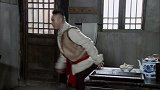 张啸天准备转移到自己的藏身地，就带着理惠和二狗回到香炉寺