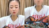 美女直播泥螺撸串，看着超过瘾，是我向往的生活！