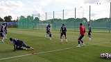 法国队赛前分组对抗 恩宗齐奉献神仙球