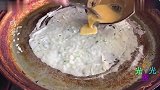 两块钱一张的大煎饼，看着倒鸡蛋那一下才知道，河南人是真实在