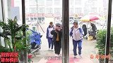 过生日2：小燕子和哥哥给妈妈过生日，妈妈感动落泪，结局温馨