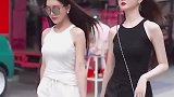 街拍美女时尚达人，成熟的小姐姐黑白配色系最迷人最具有神秘范