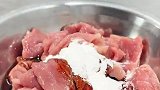 香辣过瘾的辣椒炒肉，做法超级简单，配上大米饭简直绝了