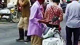 那是你记错了，我家在前面