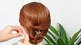 年轻妈妈别披着头发了，学会这个的扎发小技巧，这样扎起来很好看