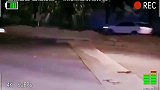 经过的司机都是骂骂咧咧走的
