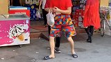 关爱老人传递正能量