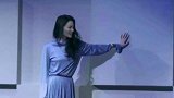 王菲早年青涩旧照曝光 长发飘逸眼神清澈笑容甜美