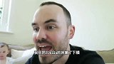 Emilia今天心情不好，爸爸一通讨好，宝宝酒窝都出来了