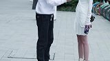 大叔电话静音撩妹，不知道小姐姐会不会原谅