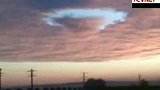 继俄罗斯之后罗马尼亚上空再现UFO状怪云