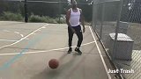 篮球-17年-懒人控球狂应有尽有 模仿帝二号恶搞形态各异球员-专题