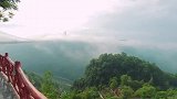 云雾中的矮寨大桥美呆了，司机在云端开车是什么感觉。 矮寨大桥