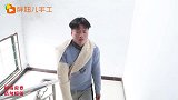 貂蝉的胳膊受伤了，胖妞用卡纸和吸管帮他做机械手，超级炫酷