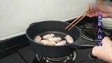 鸡翅别再老套做法了，教你1个特色新吃法，1斤出锅不够吃，超过瘾