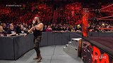 WWE-17年-RAW第1240期：罗门伦斯和布朗斯特劳曼比赛合约签字仪式-花絮