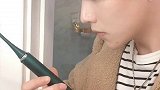 第一次和我的合租室友见面竟然是如此尴尬的方式......但是这个帅哥好像...不太聪明的亚子