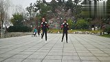 最新广场舞视频大全-20190326-广场鬼步舞：换个音乐来跳《轻云蔽月》感觉也不错！