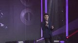 李荣浩女友实在美炸了,两人合唱《年轮说》太般配,开口掌声不断