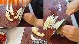 难怪四川仔姜鲜锅兔好吃，诀窍都在这里，兔肉细嫩不柴没腥味