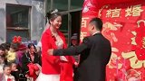 丈母娘当初不同意，嫌弃新郎个子矮，僵持年才举行婚礼！