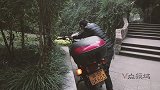 全球100辆限量版越野车，被大学生撞到，但他选择让人愤怒!
