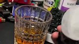 刚来的学徒就这个手艺，冲着这个杯子，我绝对不能留着他！