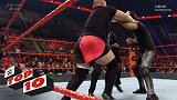 WWE-17年-RAW第1246期十佳镜头：斯特劳曼天生神力掀翻救护车-专题