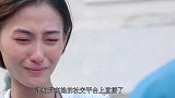 张柏芝直播掀衣服小肚凸起被疑怀四胎，无名指的钻戒十分抢镜