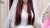 新娘的变装秀，最后的一套白色婚纱美的让人心动
