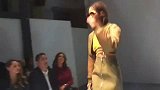 Gigi Hadid携男友Zayn Malik甜蜜现身Versus Versace秀场前排