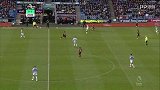 第26分钟哈德斯菲尔德球员穆涅射门