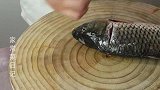 这才是糖醋鱼的正宗做法，酸甜可口，外酥里嫩，技巧全在这里