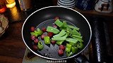 刀豆家常做法，百吃不腻的刀豆炒腊肠，超级下饭