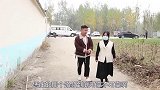 小雪碰见东东夫妇，把东东说的抬不起头，这下东东媳妇不乐意了