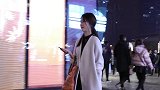 夜幕下的太古里，总能出现很多的迷人身影