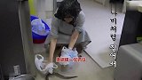 咸素媛也是拼了，为了和陈华晚上交作业，全身装备捡鳗鱼