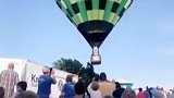 美国热气球降落时发生意外 冲入人群