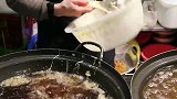 韩国街头大排档，本地炸鸡，还挺诱人
