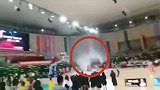 雨水倾泻如“水帘洞” 河南一体育馆顶棚惊现裂洞后续：正彻查