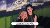 31岁章泽天晒香港之行，罕穿吊带皮肤白到发光，看展梦回奶茶妹妹