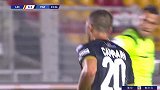 第24分钟帕尔马球员卡普拉里进球 莱切0-2帕尔马