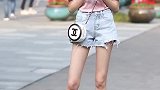 街拍极品身材美女，这样身材的小姐姐要是你女朋友，应该骄傲了！