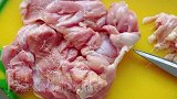 28岁小伙吃鸡成瘾5次被拘 狱中传授烹饪鸡肉心得