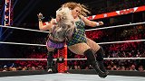 RAW第1498期：露珠暴力击败丽芙 成功获得铁笼密室赛资格