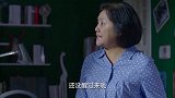 爷爷搞不定孙子就连奶奶也出马了，没想到还是没办法