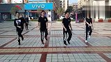 最新广场舞视频大全-20190326-太帅了，两对情侣在广场跳情侣鬼步舞，人美，景美，舞更美