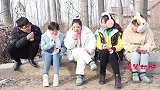 短剧：村妹被“鬼魂附身”，邻居纷纷来看，结果却把村妹打一顿
